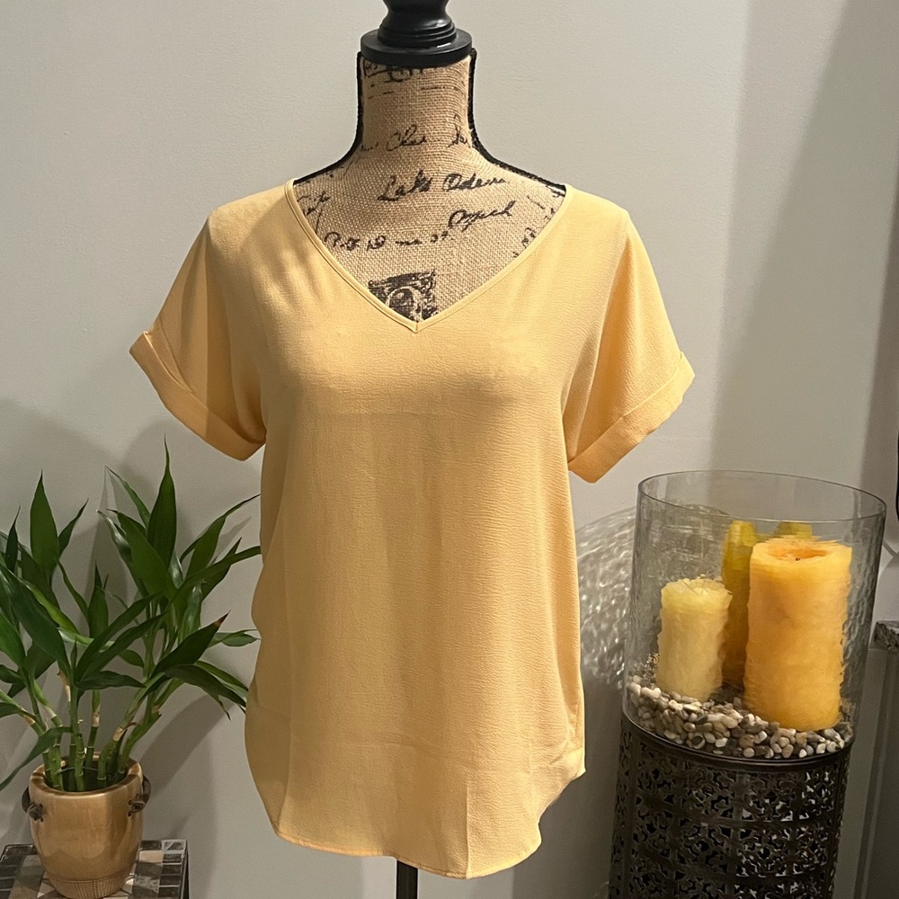 Short-sleeve golden-yellow blouse - size small